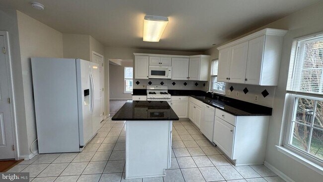 Building Photo - 19700 Crystal View Ct