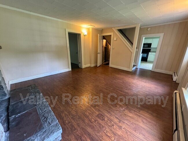 Building Photo - 180 Amherst Rd