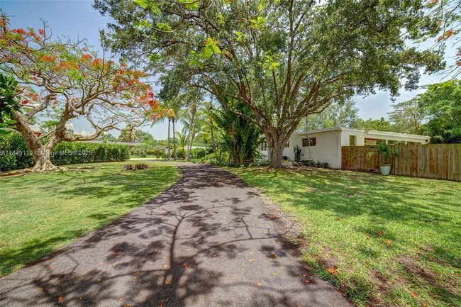 Building Photo - 8750 SW 125th Terrace