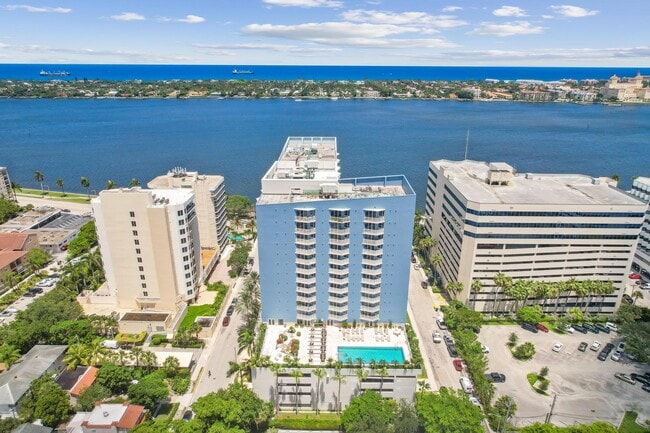 Building Photo - 1551 N Flagler Dr