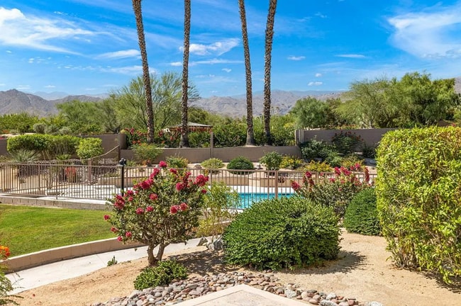 Building Photo - 48992 Canyon Crest Ln