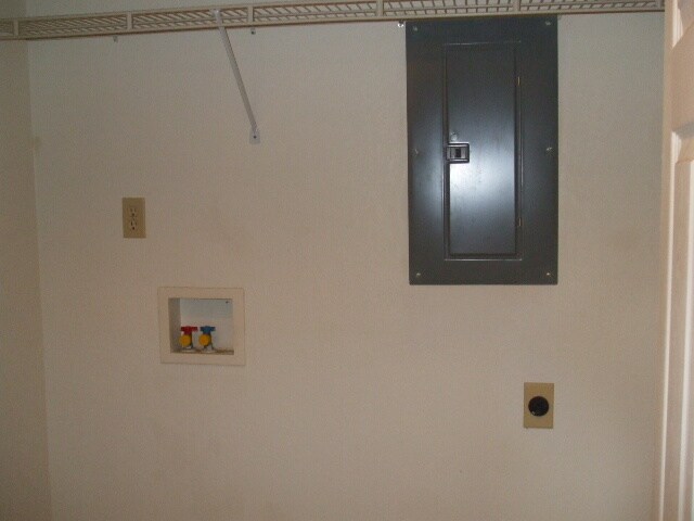 Laundry Hook Up & Breakers - 5 N Montague Ave