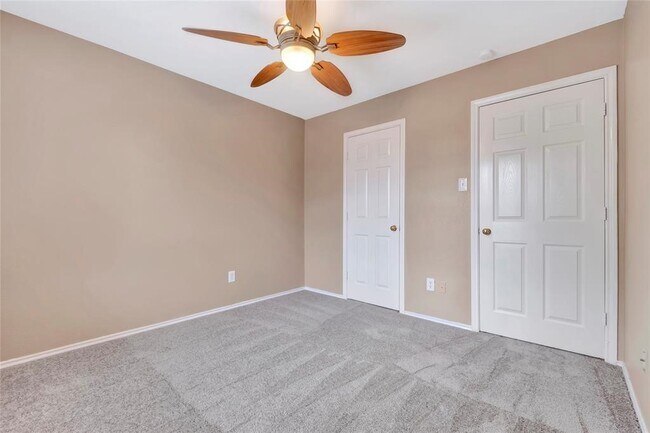 Building Photo - 4323 Ringrose Dr