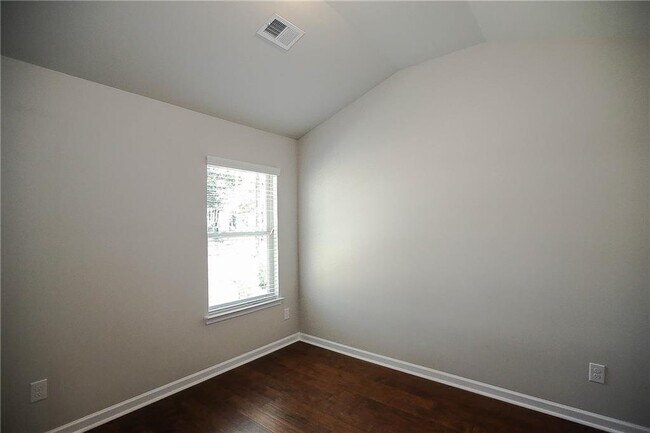 Building Photo - 2304 Shetley Creek Dr