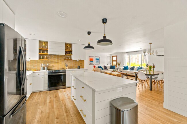 Building Photo - 17376 Lively Ln