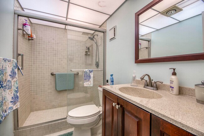 Building Photo - 15090 Ashland Pl