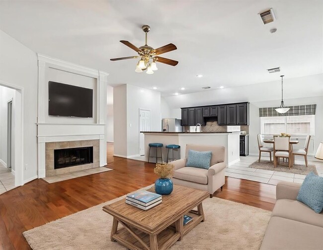 Building Photo - 2137 Lakewind Ln