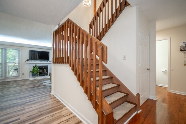 Building Photo - 115 Winterberry Dr