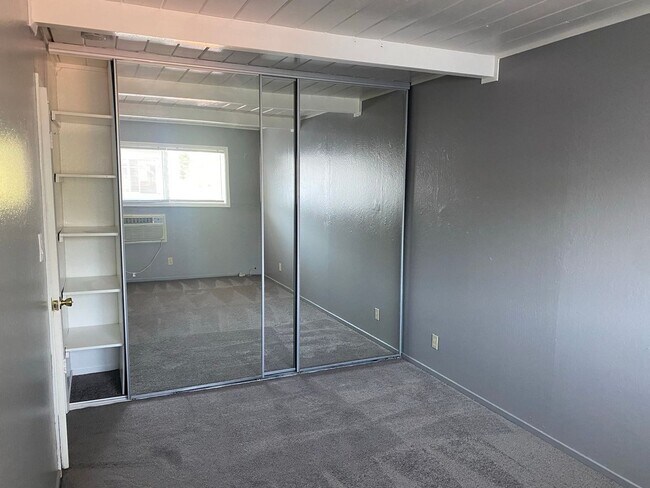 Building Photo - 1475 Marclair Dr