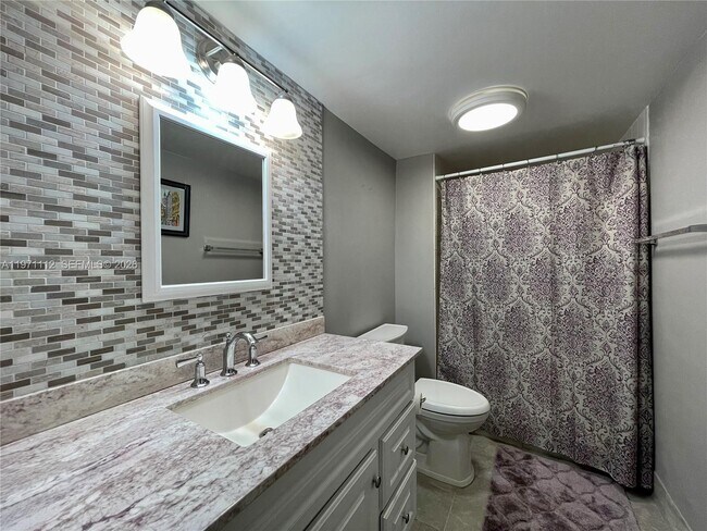 Building Photo - 7340 Lake Cir Dr