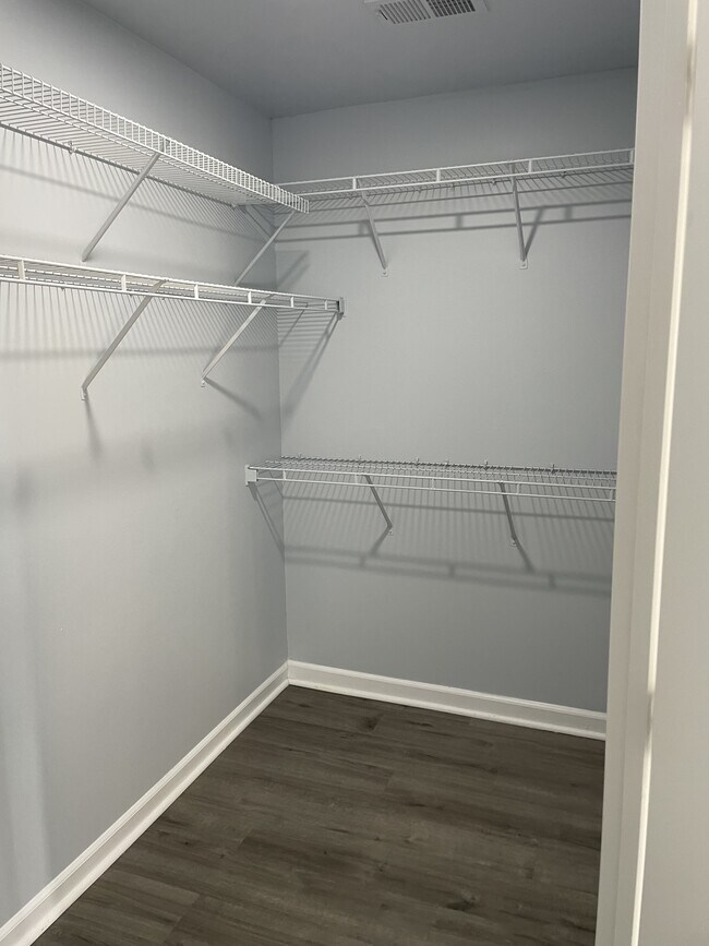 Building Photo - 2068 Lockwood Dr