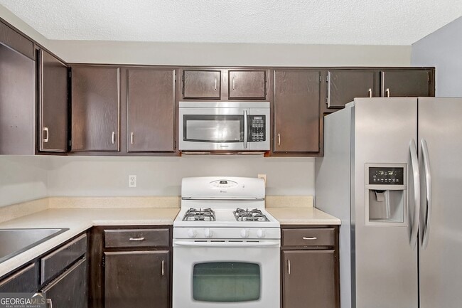 Building Photo - 4000 Sand Wedge Cir