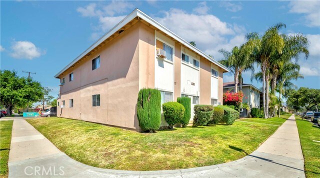Building Photo - 1381 Burwood St