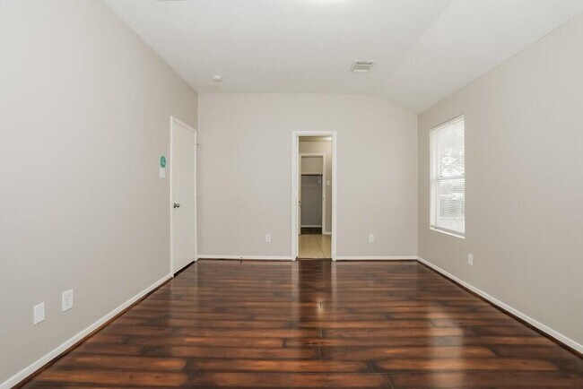 Building Photo - 2202 Tomlinson Trail Dr