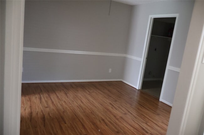 Building Photo - 12907 Maxfield Dr