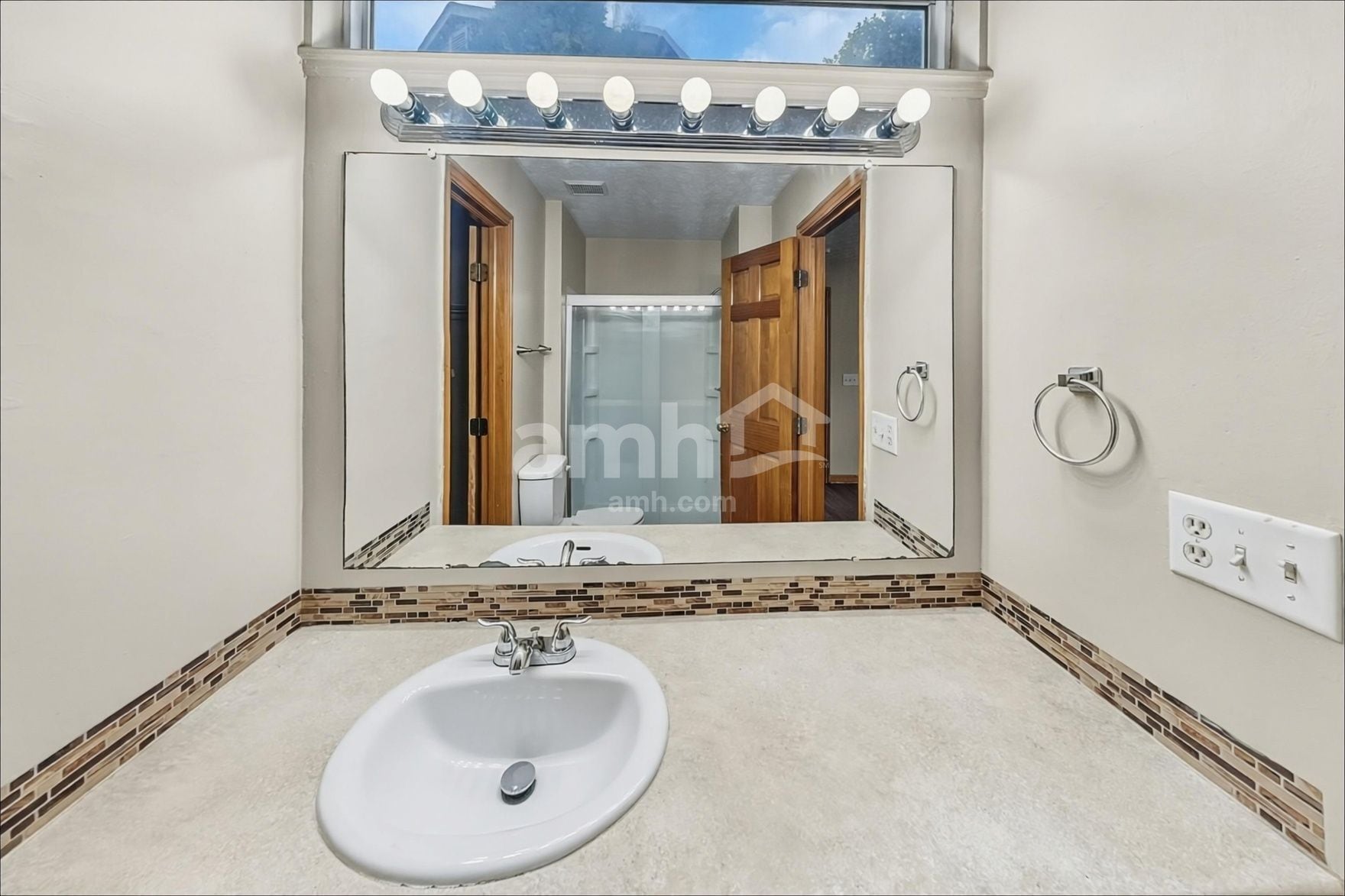 Building Photo - 808 Gascony Dr