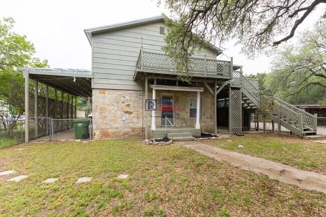 Building Photo - Distinctive Glen Rose Home with Large Rooms, Fenced Yard & Covered Parking