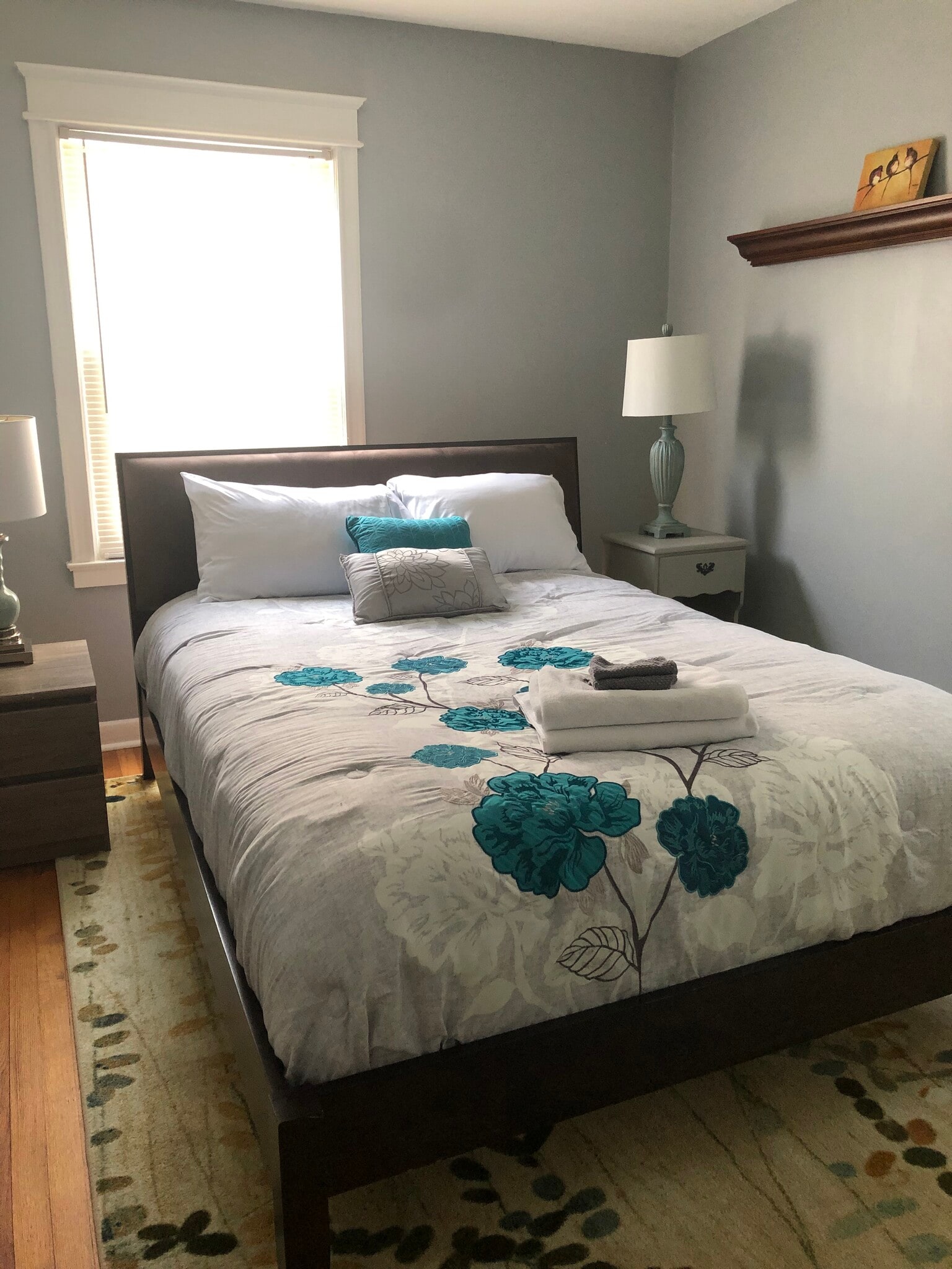 Furniture and decorations are not included (pictures from previous furnished rental) - 1607 Robinhood Rd