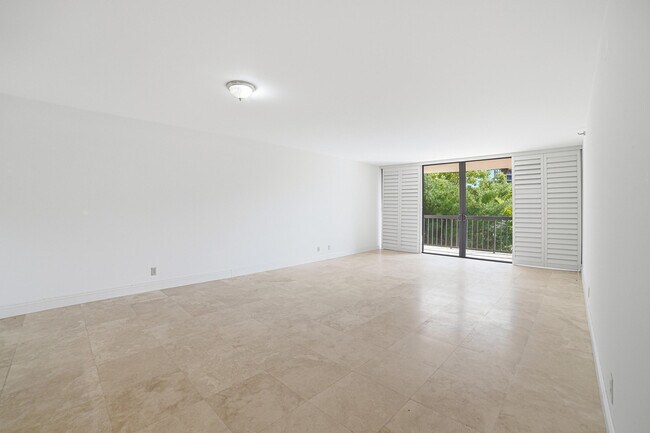 Building Photo - 4740 S Ocean Blvd