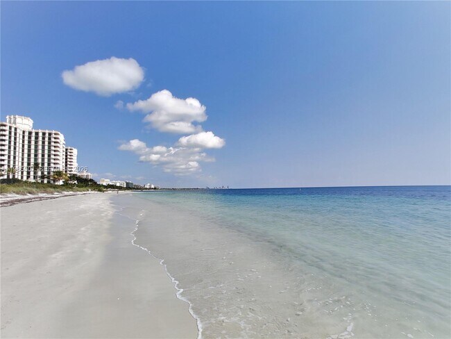 Building Photo - 1111 Crandon Blvd