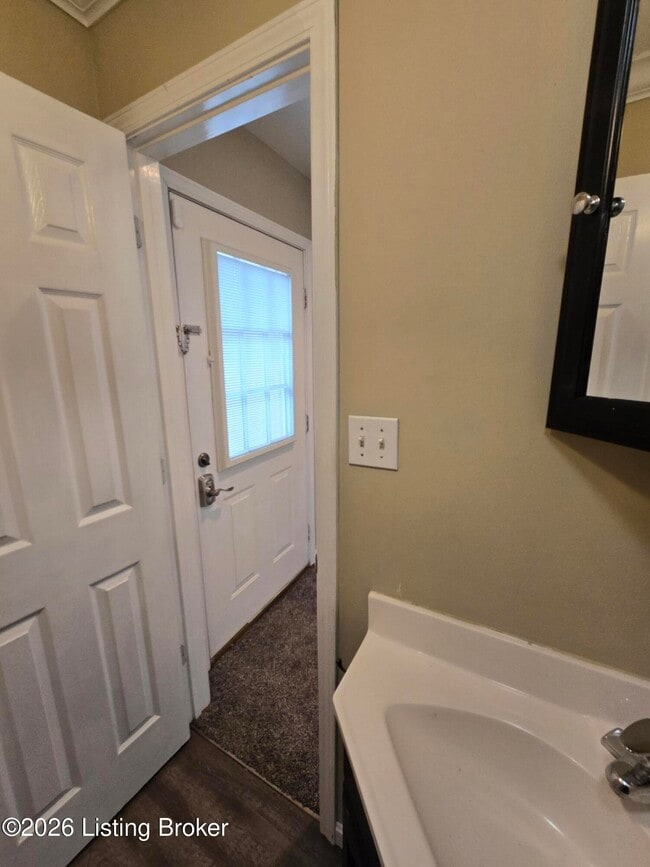 Building Photo - 2405 Blankenbaker Rd