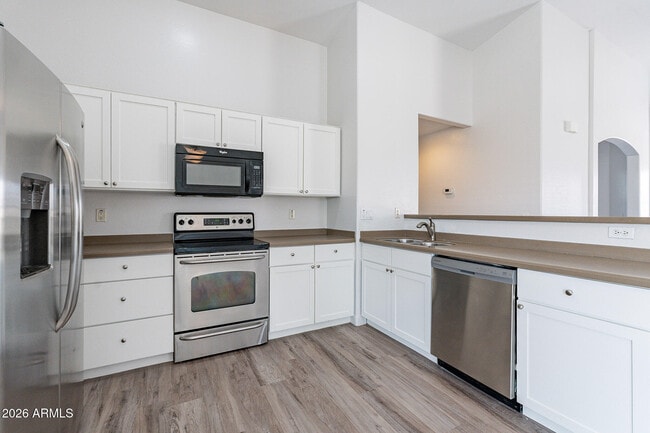 Building Photo - 24866 W Huntington Dr