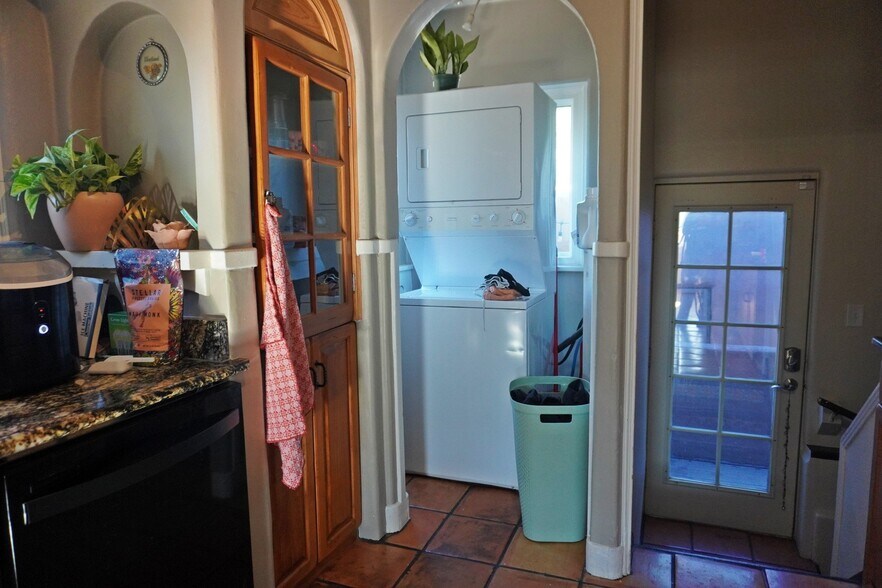 Building Photo - 131 N Hancock Ave