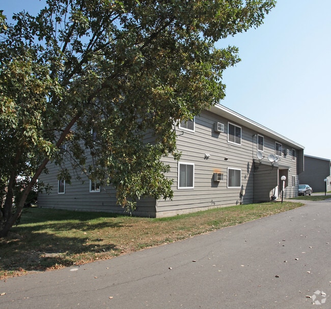 Building Photo - 533 Mcdermott Ave S