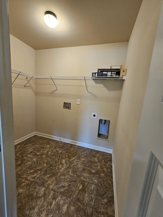 Building Photo - 416 Sunnybrook Ln