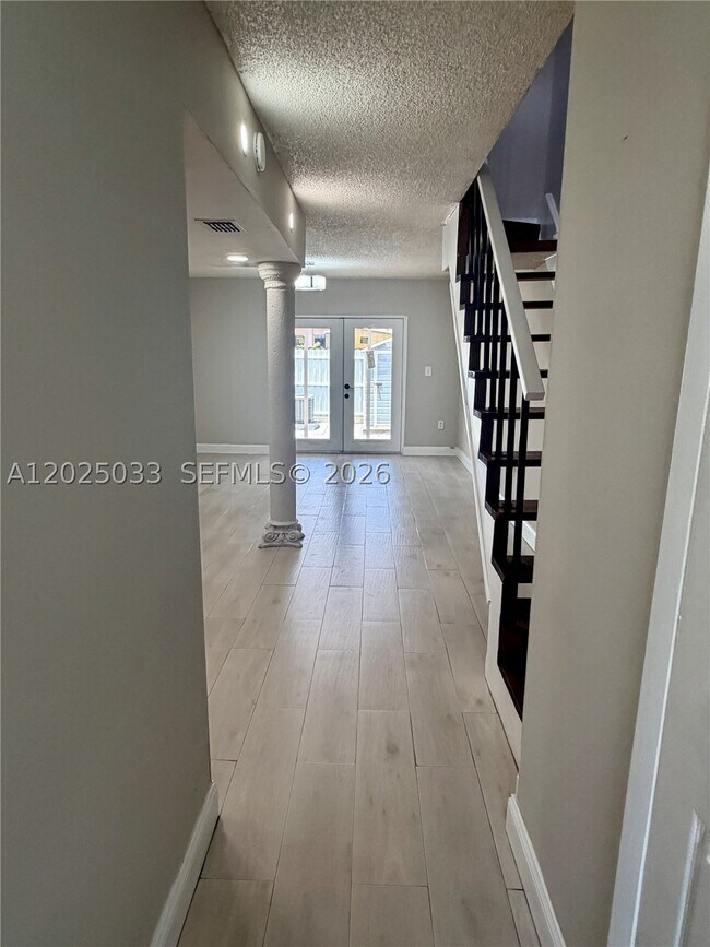 Building Photo - 1705 W 57th St