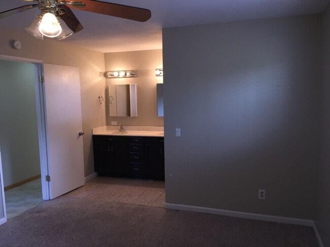 Building Photo - Clean Large 4 Bedroom 2 Bathroom Home For Rent - Section 8 Vouchers Accepted.