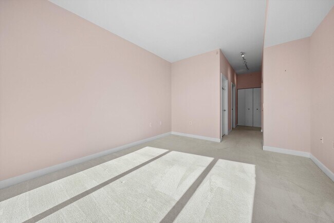 Building Photo - 1235 S Prairie Ave