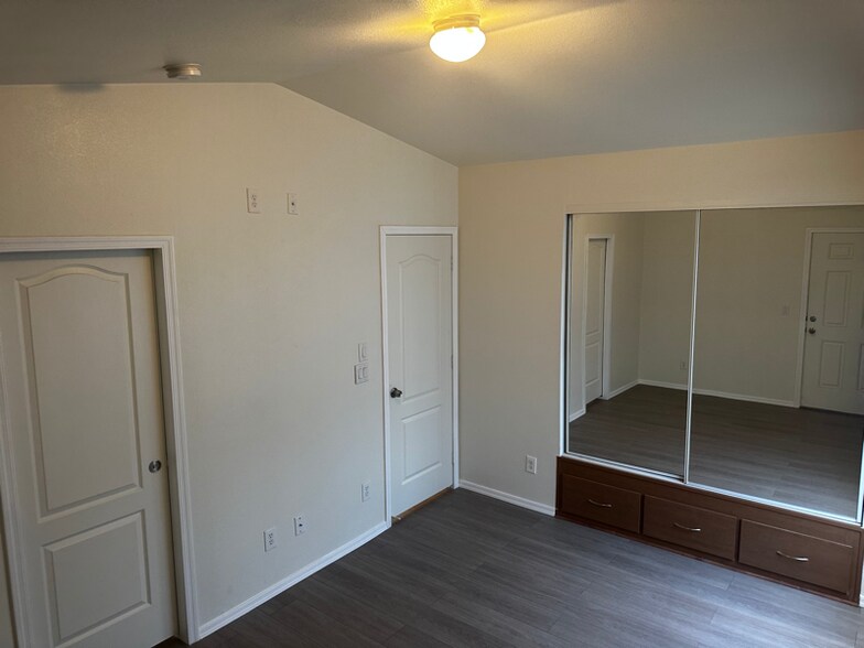 Building Photo - 8865 E Baseline Rd