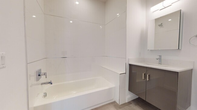 Building Photo - 580 Palisade Ave