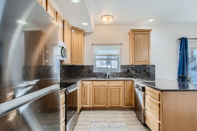 Building Photo - 799 Martin Dr