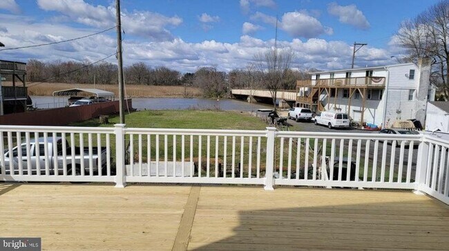 Building Photo - 802 Sixth Ave