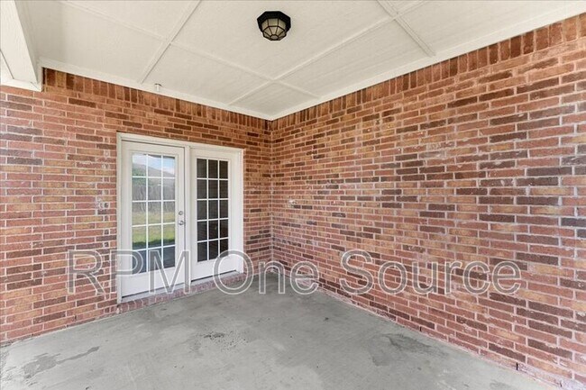 Building Photo - 113 Oriole Dr