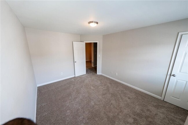 Building Photo - 4995 Berkeley Oak Dr