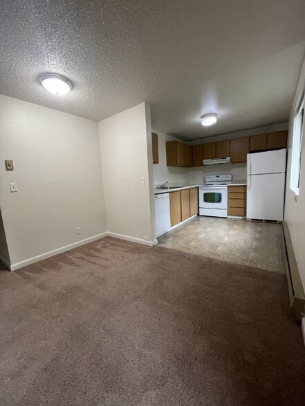 Building Photo - 690 NW Atalanta Way