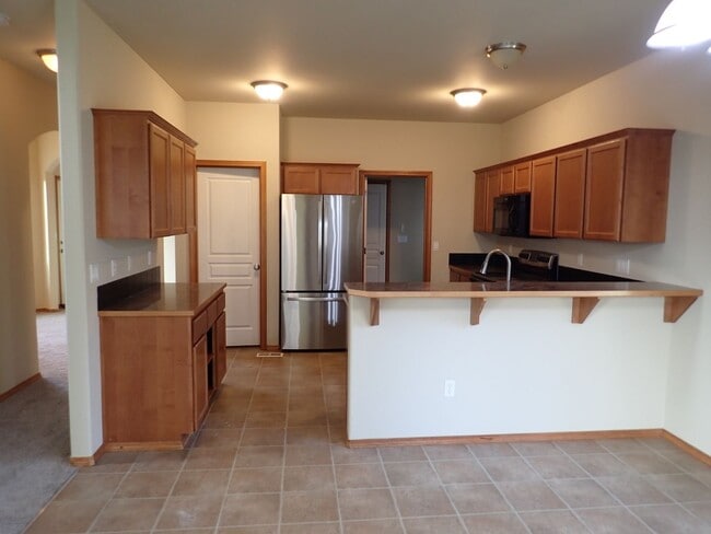 Building Photo - Beautiful 5 Bedroom Puyallup Home