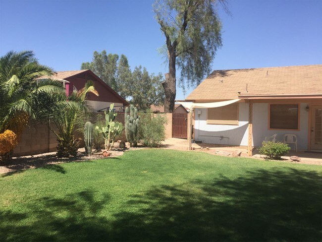 Building Photo - 465 E Providence Dr