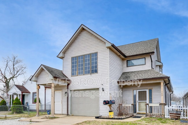 Building Photo - 142 N 7th Ave