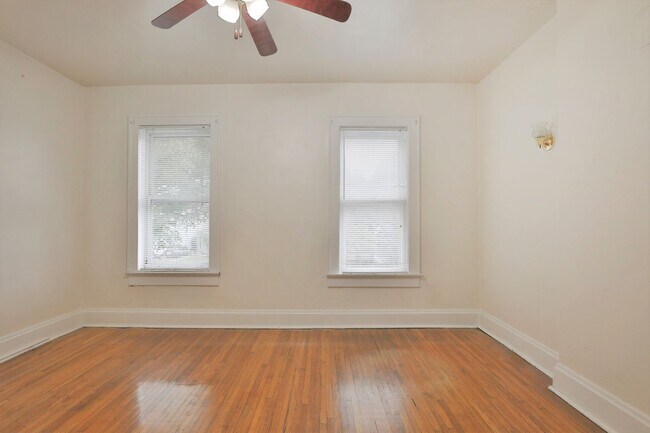 Building Photo - Central Campus - Newly renovated 4 Bedroom 2 Bathroom House