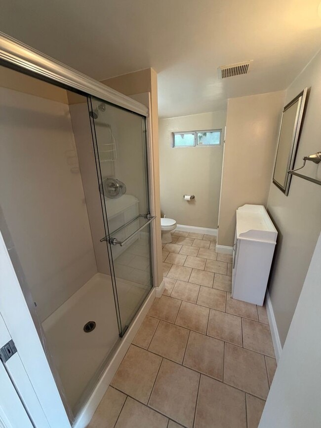 Building Photo - East Sacramento Home | 3 bedroom / 2 bathroom |1 bedroom 1 bath ADU | Available Now!