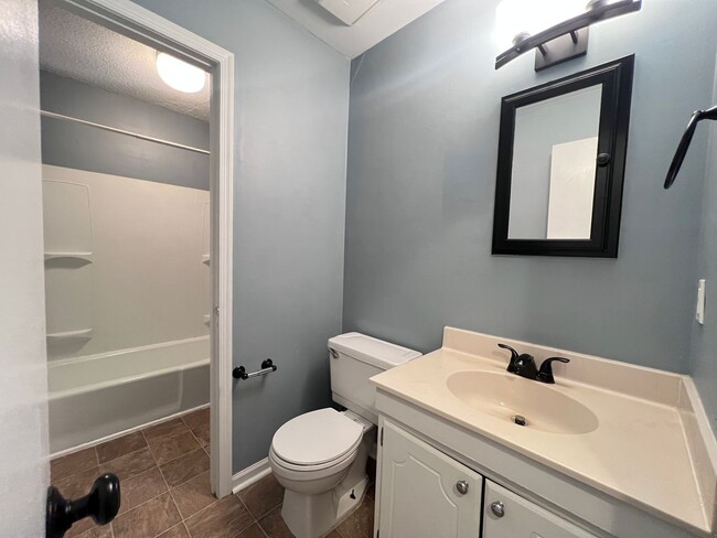 Building Photo - 3 Bedroom | 1.5 Bath Home in North Raleigh...