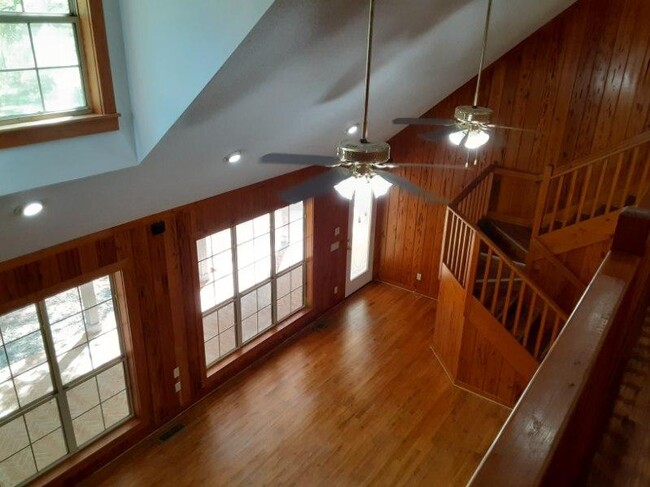 Building Photo - 1044 Harmony Rd