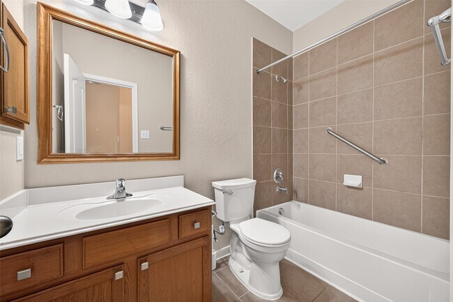 Building Photo - 430 Dockside Terrace