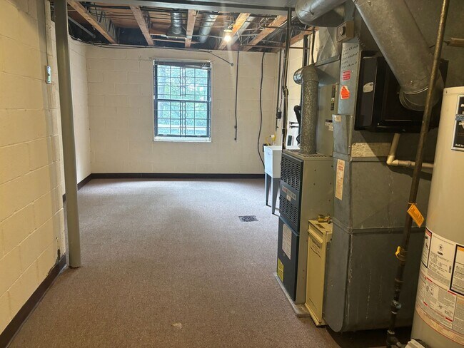 Building Photo - Home For Rent - Thornberry Townhomes!