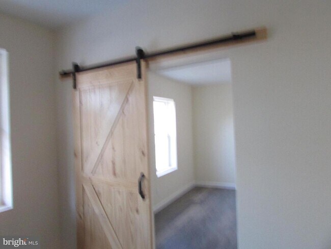 Building Photo - 20 Pine St