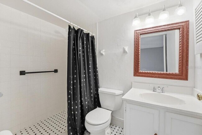 Building Photo - 3011 George Mason Ave